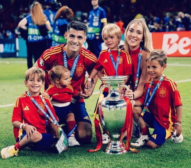 开云网址-莫拉塔自宣离婚 与妻子秀恩爱后不久和平分手